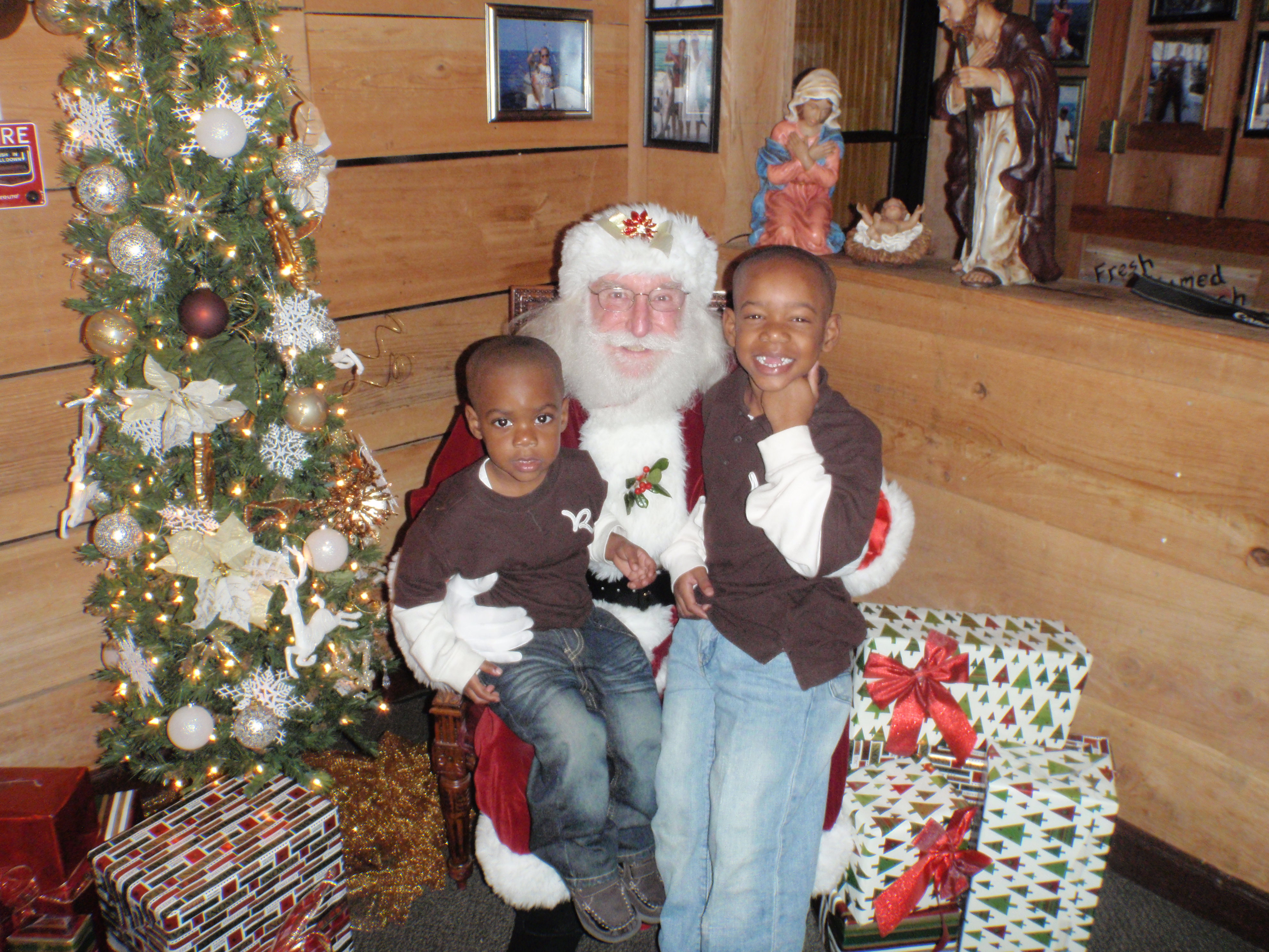 kids and santa 17